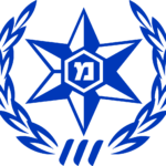 סמל משטרת ישראל בצבעים כחול ולבן עם כוכב ומעגל של עלים.